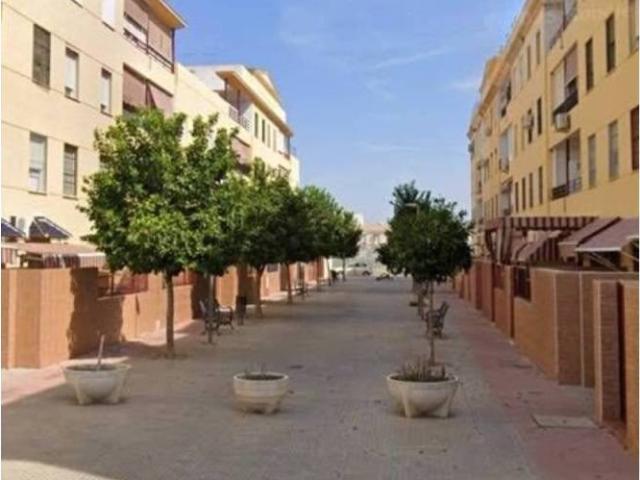 Local Comercial en venta en Lora Del Río, Andalucía