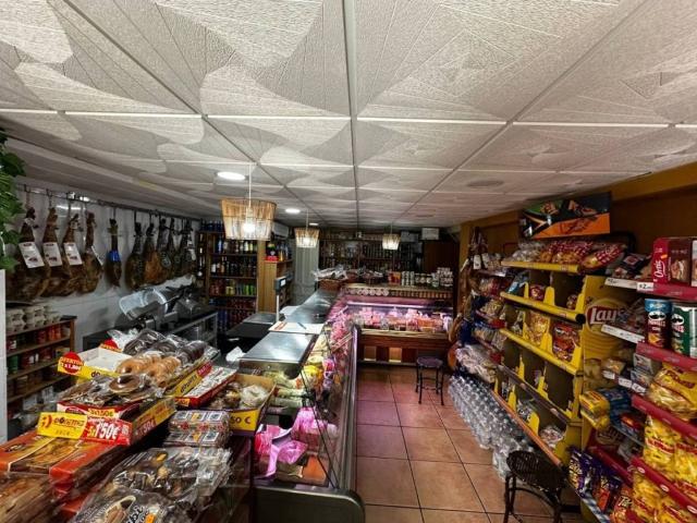 Local Comercial en venta en Lora Del Río, Andalucía