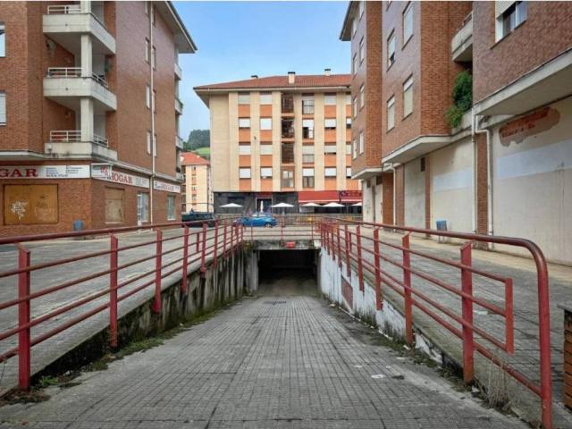 Local Comercial en venta en Los Corrales De Buelna, Cantabria