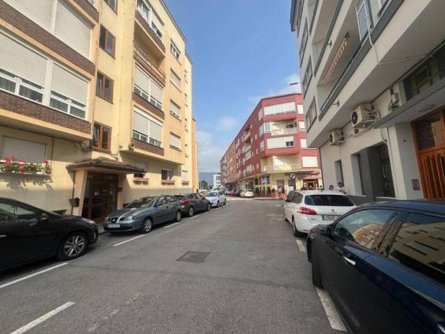 Local Comercial en venta en Los Corrales De Buelna, Cantabria