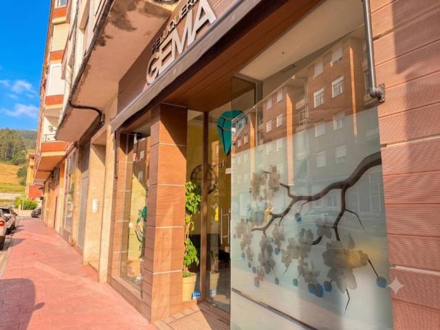 Local Comercial en venta en Los Corrales De Buelna, Cantabria