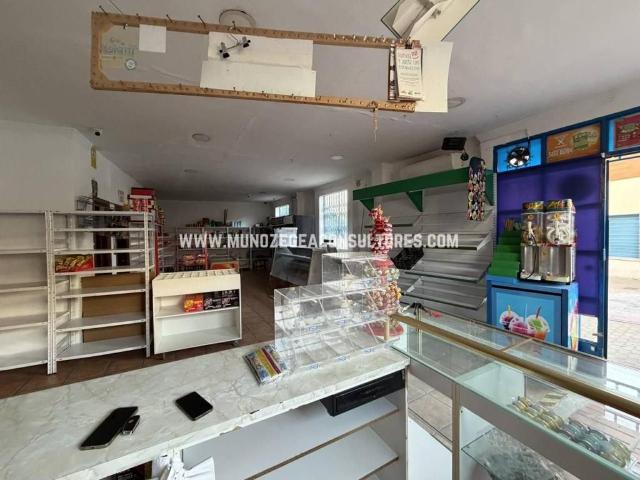 Local Comercial en venta en Lucena, Andalucía
