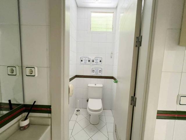 Local Comercial en venta en Málaga, Este