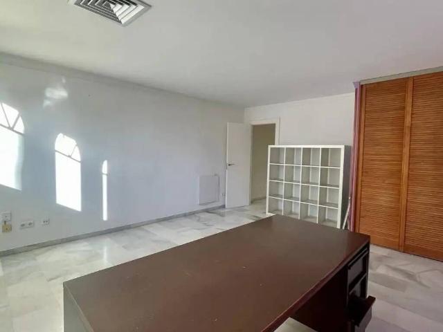 Local Comercial en venta en Nueva Andalucía, Costa del Sol Occidental