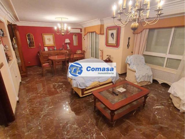 Local Comercial en venta en Martos, Andalucía