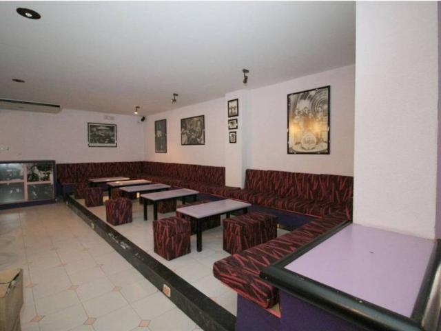 Local Comercial en venta en Mombeltrán, Castilla y León