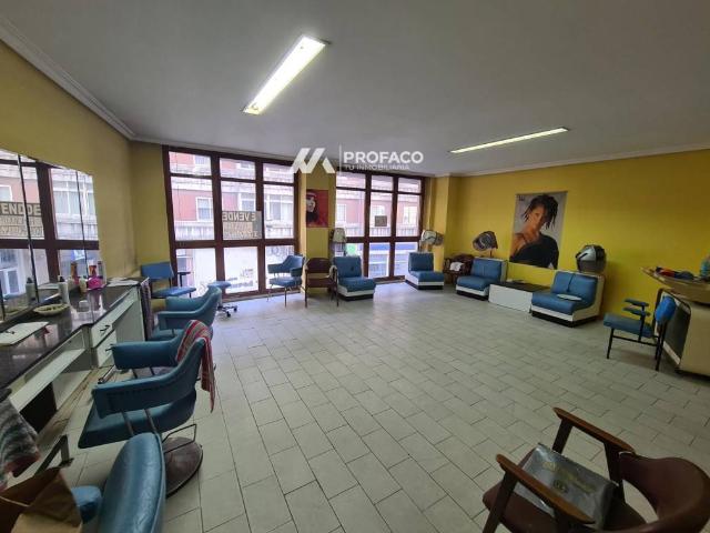 Local Comercial en venta en O Carballiño, Galicia