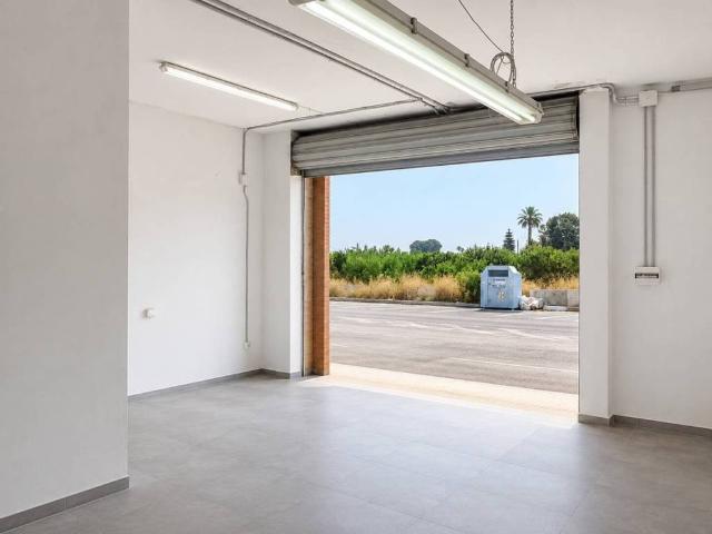 Local Comercial en venta en Oliva, València / Valencia