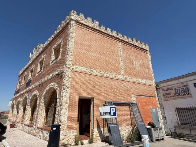 Local Comercial en venta en Olmedo De Camaces, Castilla y León