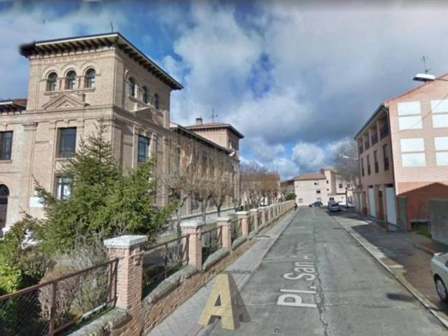 Local Comercial en venta en Olmedo De Camaces, Castilla y León