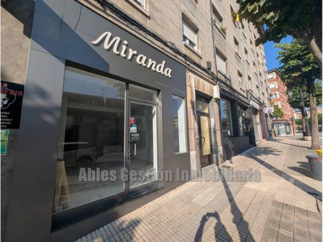 Local Comercial en venta en Fozaneldi, Oviedo