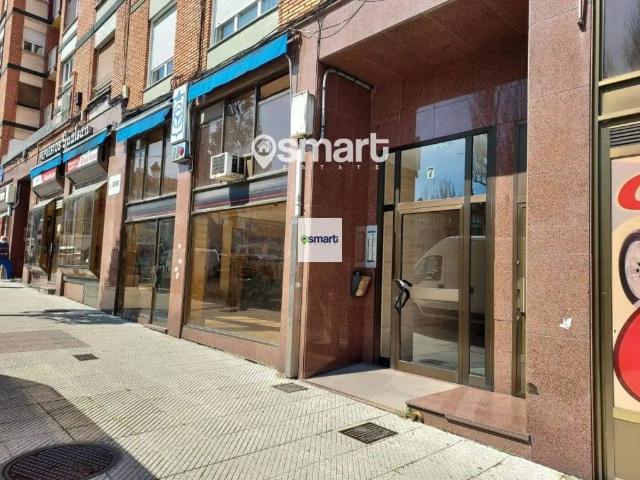 Local Comercial en venta en El Milán, Oviedo