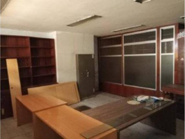Local Comercial en venta en El Milán, Oviedo
