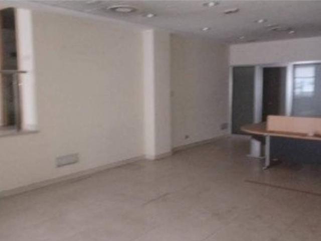 Local Comercial en venta en Fozaneldi, Oviedo