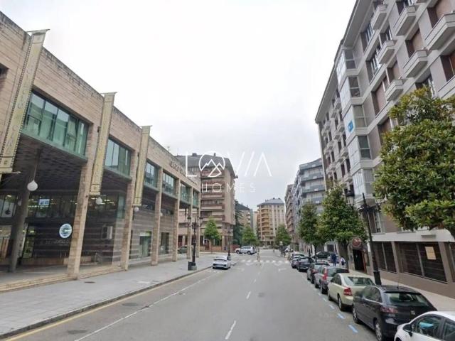Local Comercial en venta en Llamaquique, Oviedo