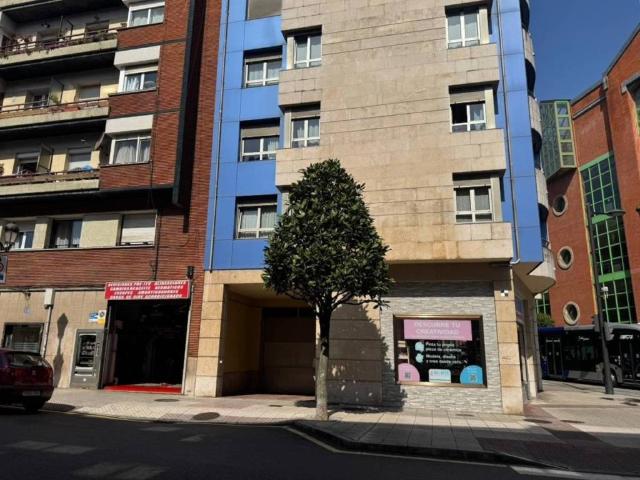 Local Comercial en venta en El Milán, Oviedo