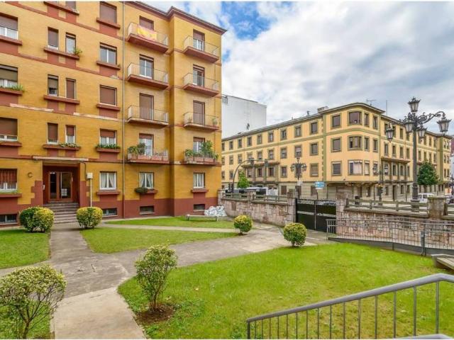 Local Comercial en venta en Oviedo, Asturias