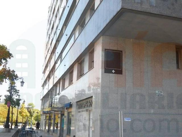 Local Comercial en venta en Oviedo