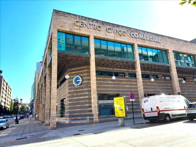 Local Comercial en venta en Oviedo, Asturias