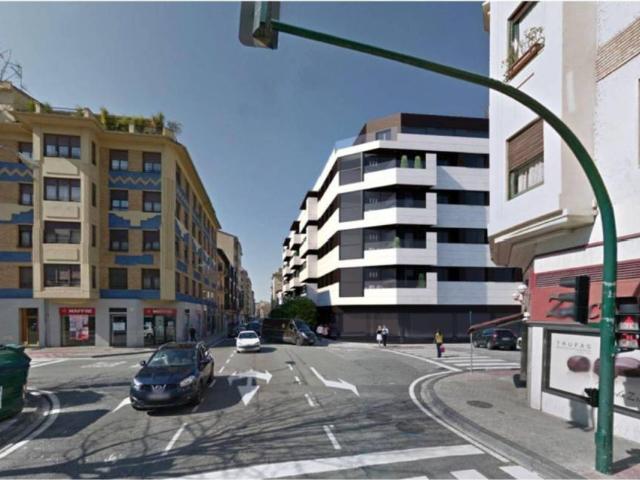 Local Comercial en venta en Zabalguneak, Pamplona / Iruña