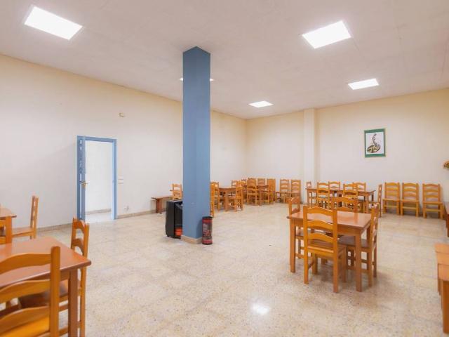 Local Comercial en venta en Chantrea, Iruñerria
