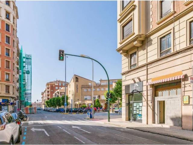 Local Comercial en venta en Zabalguneak, Pamplona / Iruña