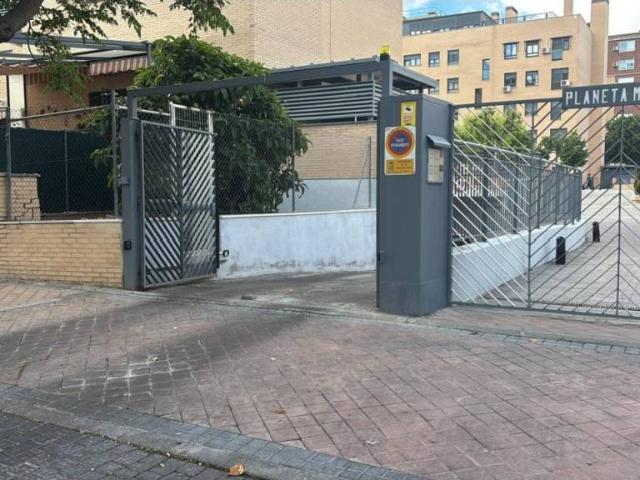 Local Comercial en venta en Parla Este, Parla