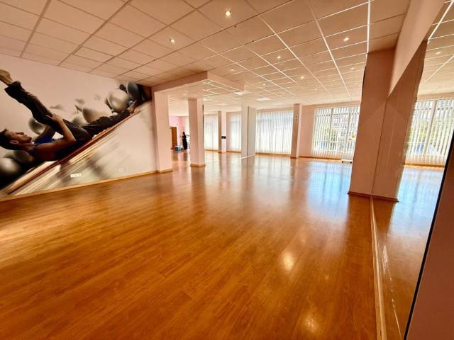 Local Comercial en venta en Ribeira, A Barbanza