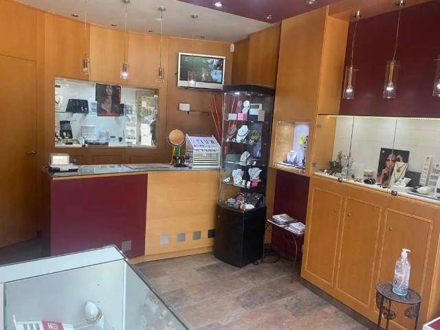 Local Comercial en venta en la Plana, Baix Llobregat