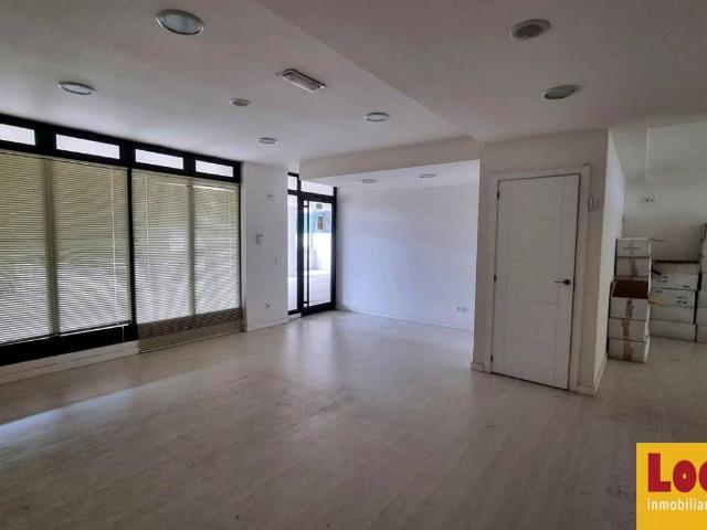 Local Comercial en venta en Santa Cruz De Bezana, Cantabria