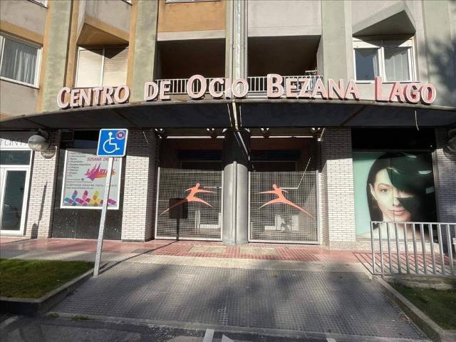 Local Comercial en venta en Santa Cruz De Bezana, Cantabria