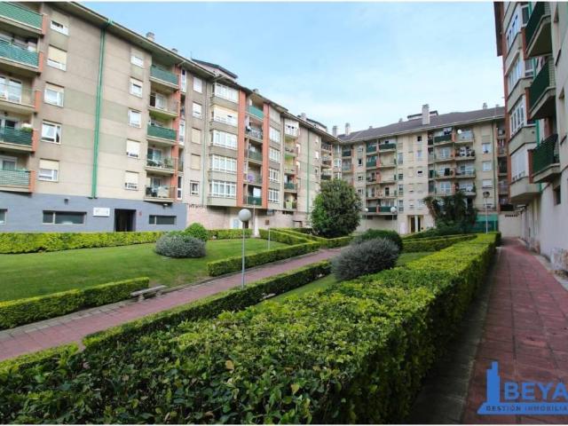 Local Comercial en venta en Peñacastillo, Santander