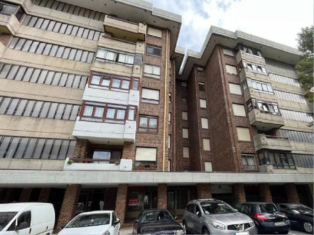 Local Comercial en venta en San Román, Santander