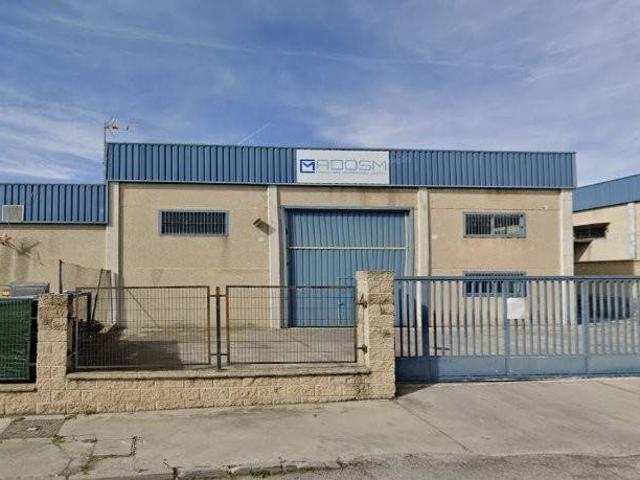 Local Comercial en venta en Serranillos Del Valle