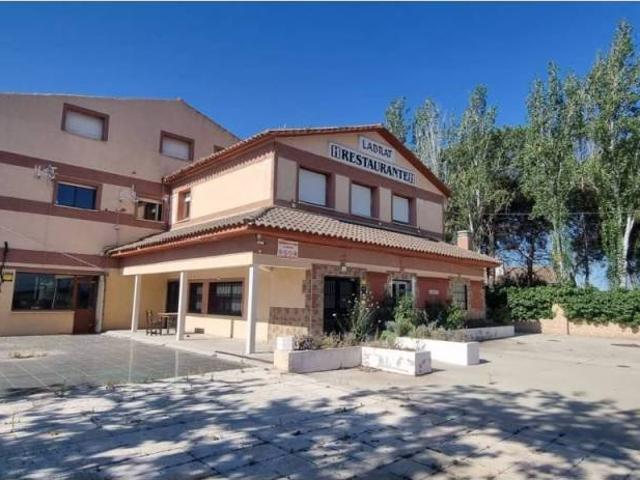 Local Comercial en venta en Serranillos Del Valle