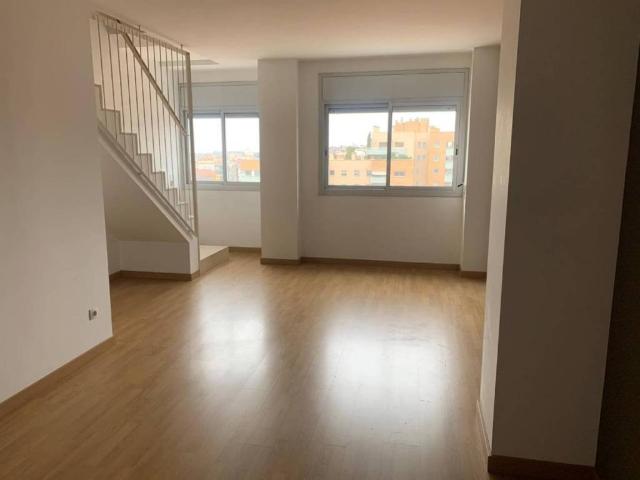 Local Comercial en venta en Terrassa, Poble Nou