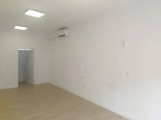Local Comercial en venta en Tomares, Andalucía