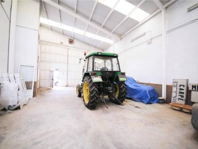 Local Comercial en venta en Tomelloso, Castilla-La Mancha