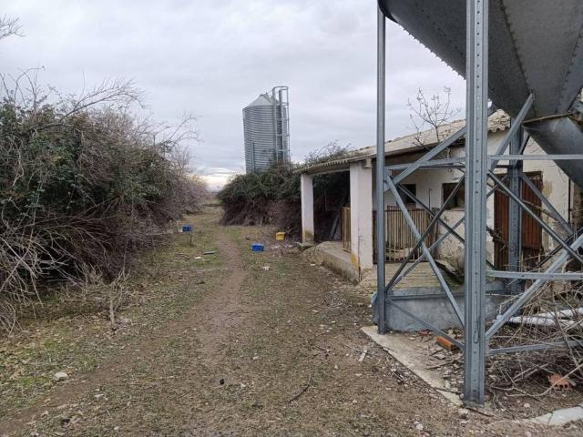 Local Comercial en venta en Torrecaballeros, Castilla y León
