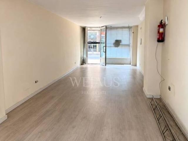 Local Comercial en venta en Grupo Juan de Herrera, Torrelavega