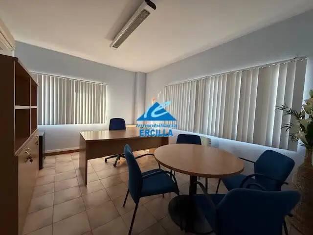 Local Comercial en venta en San Gabriel, Valle De Trápaga-trapagaran