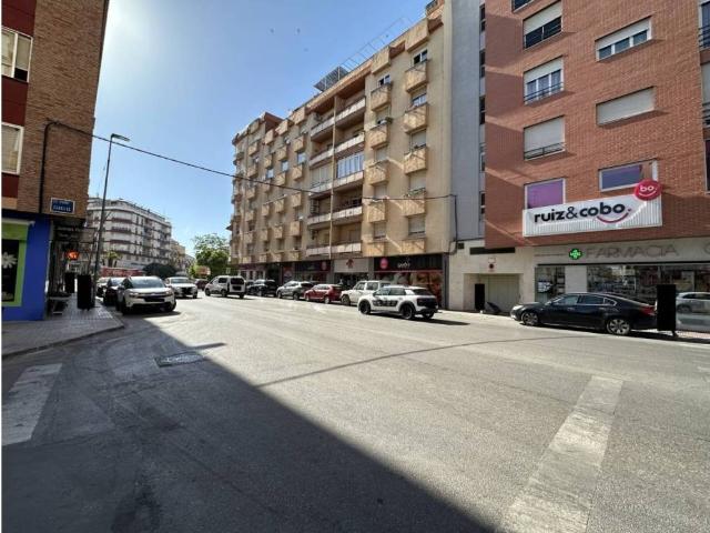Local Comercial en venta en Úbeda, Andalucía