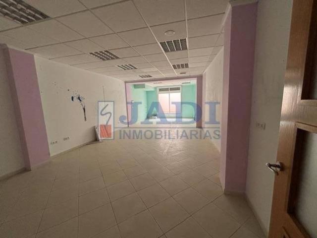Local Comercial en venta en Valdepeñas, Castilla-La Mancha