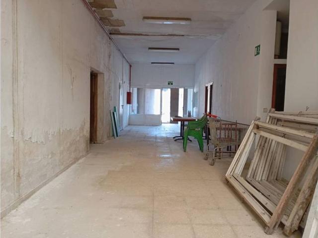 Local Comercial en venta en Valdepeñas, Castilla-La Mancha