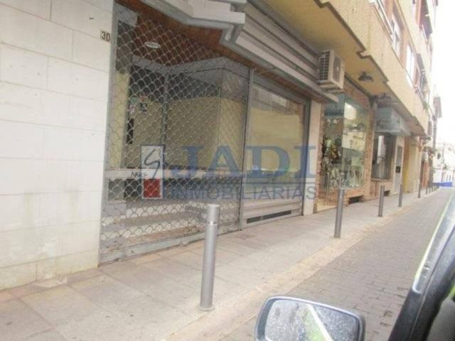 Local Comercial en venta en Valdepeñas, Castilla-La Mancha