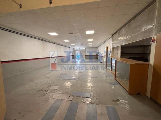 Local Comercial en venta en Valdepeñas, Castilla-La Mancha