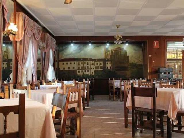 Local Comercial en venta en Villacastín, Castilla y León