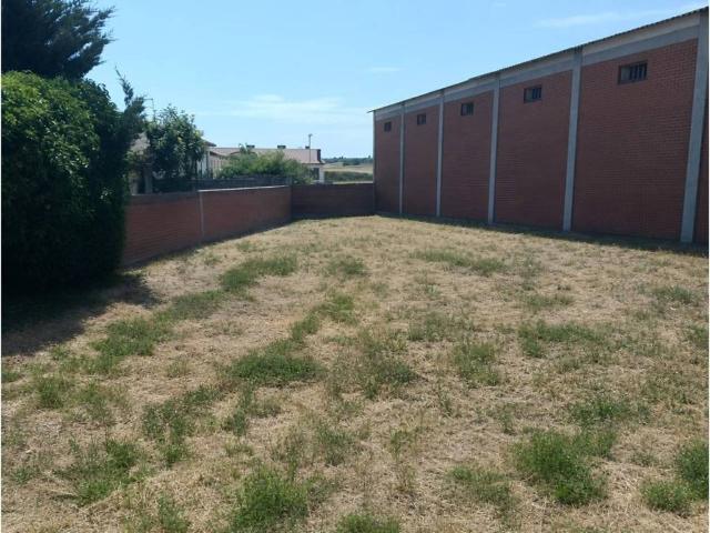 Local Comercial en venta en Villagonzalo Pedernales, Castilla y León