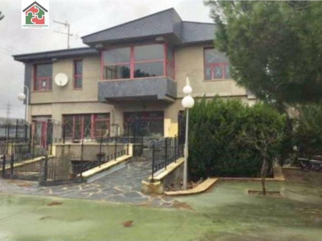 Local Comercial en venta en Villares De La Reina, Castilla y León