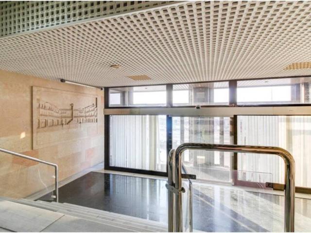 Local Comercial en venta en Villares De La Reina, Castilla y León